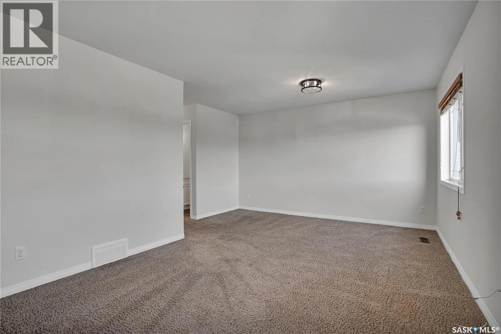150 Ashworth CRESCENT