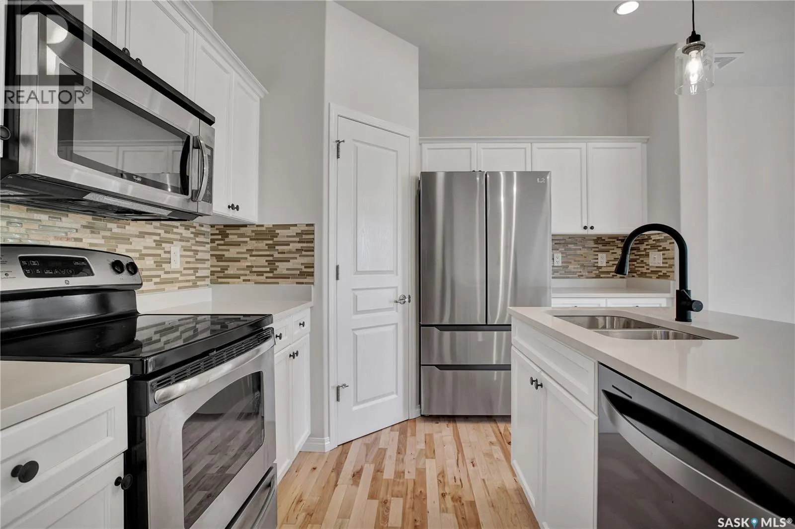 150 Ashworth CRESCENT