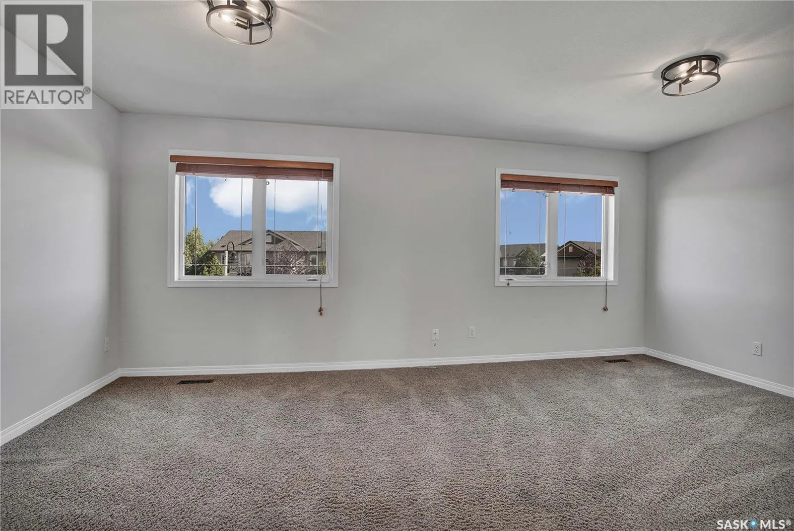 150 Ashworth CRESCENT