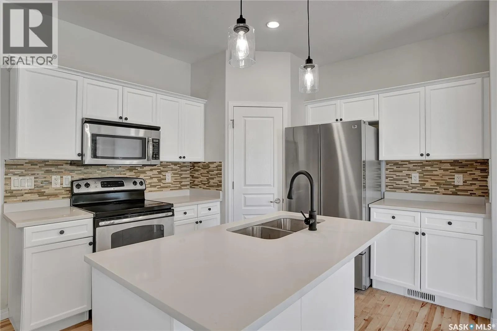 150 Ashworth CRESCENT
