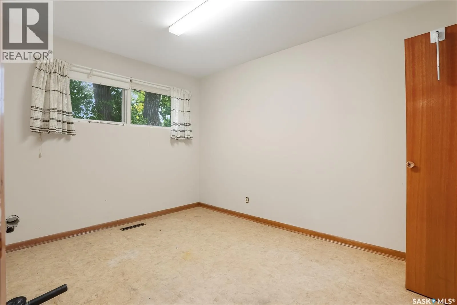 11 Moxon CRESCENT