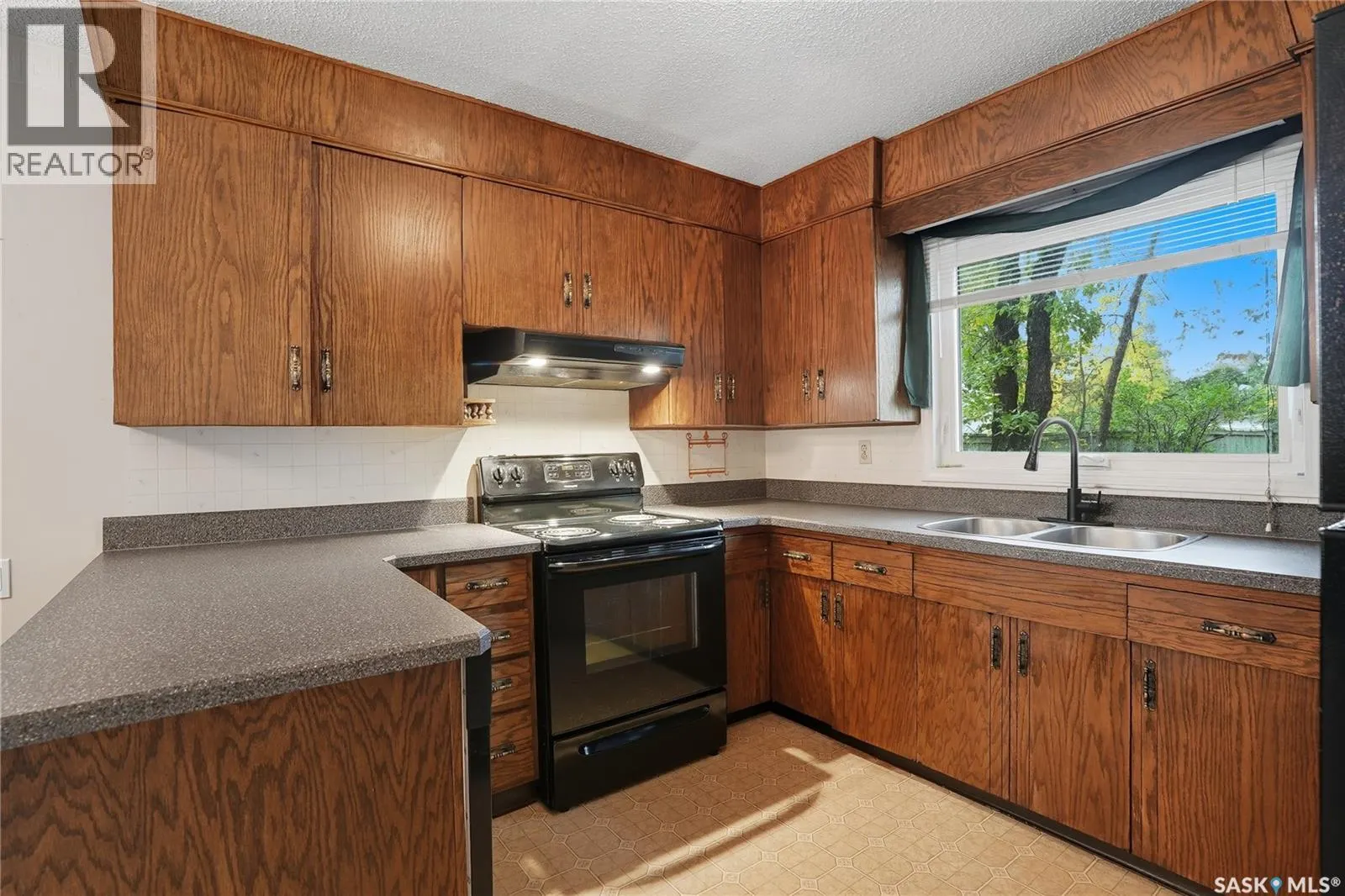 11 Moxon CRESCENT