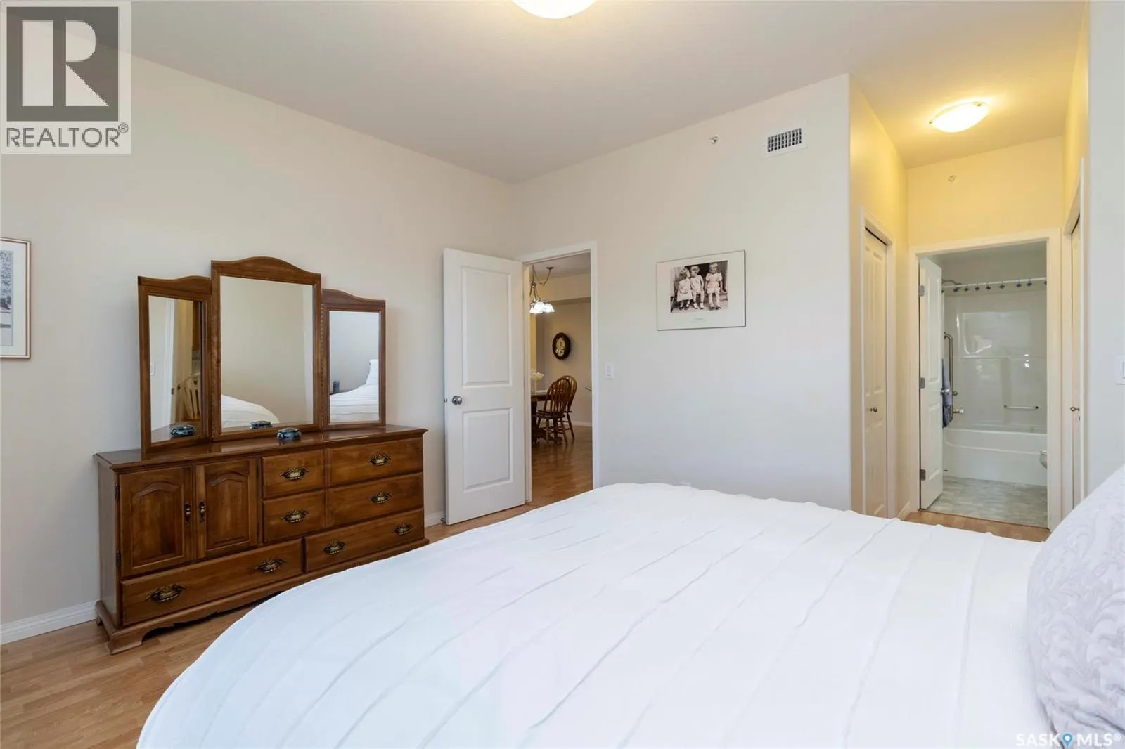 304 914 Heritage VIEW