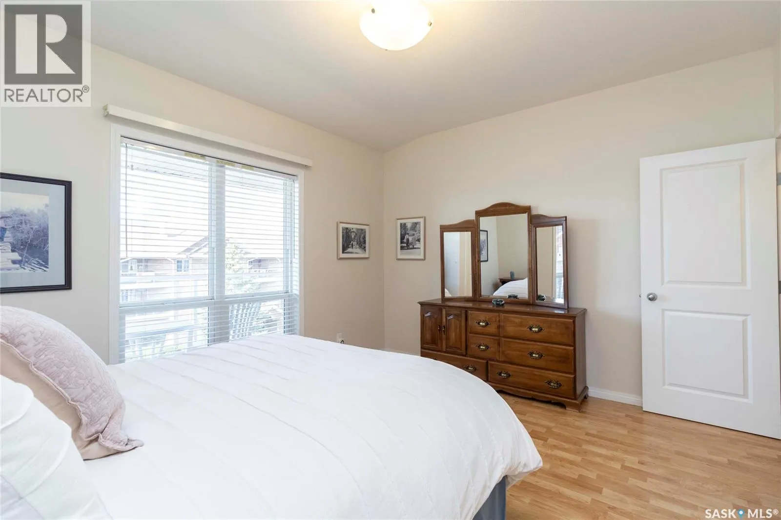 304 914 Heritage VIEW