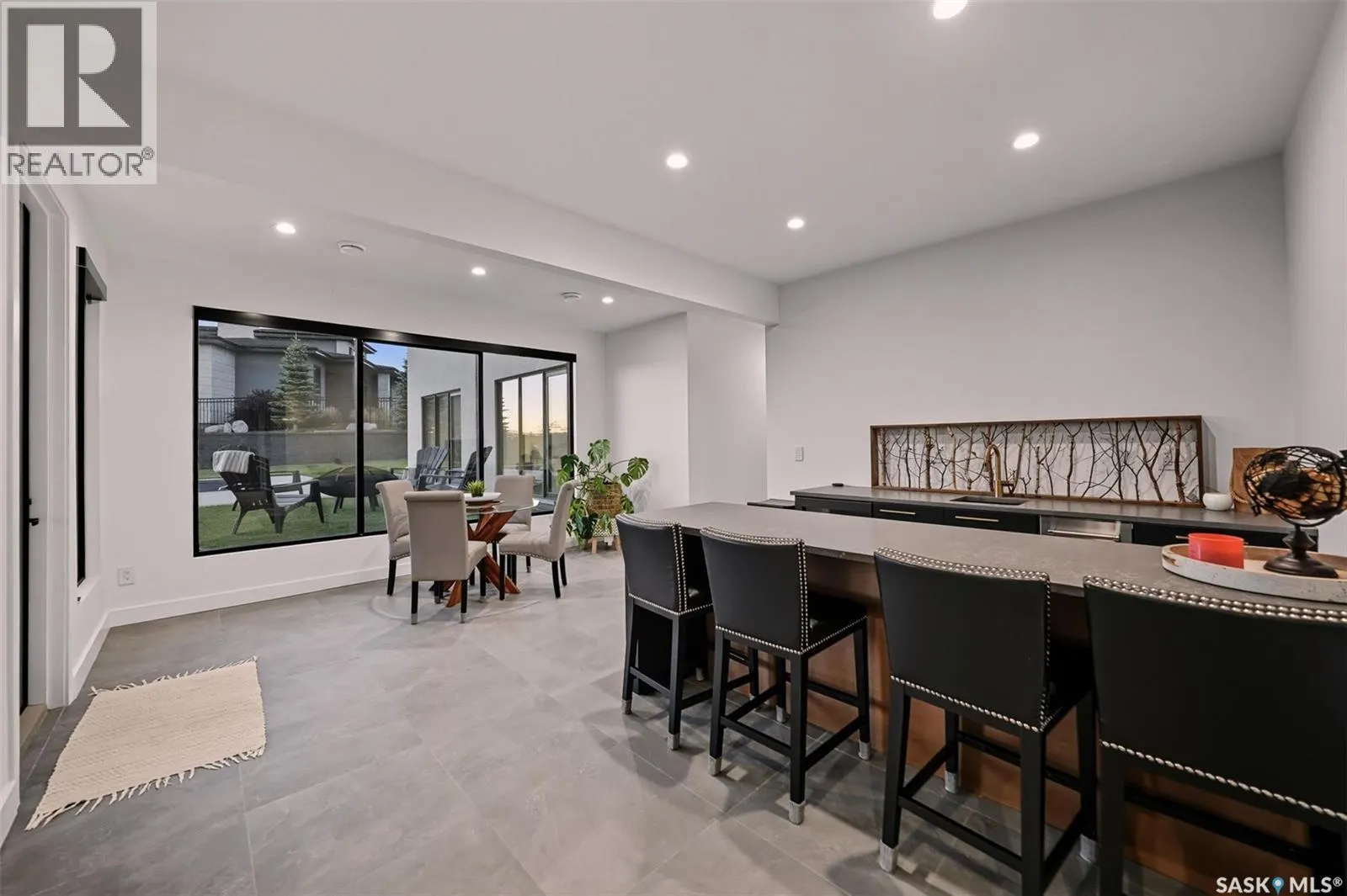 148 Greenbryre CLOSE
