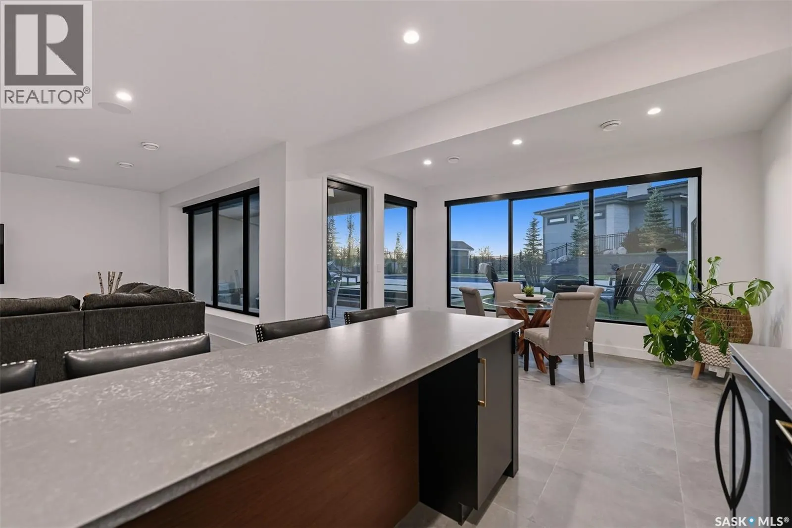 148 Greenbryre CLOSE