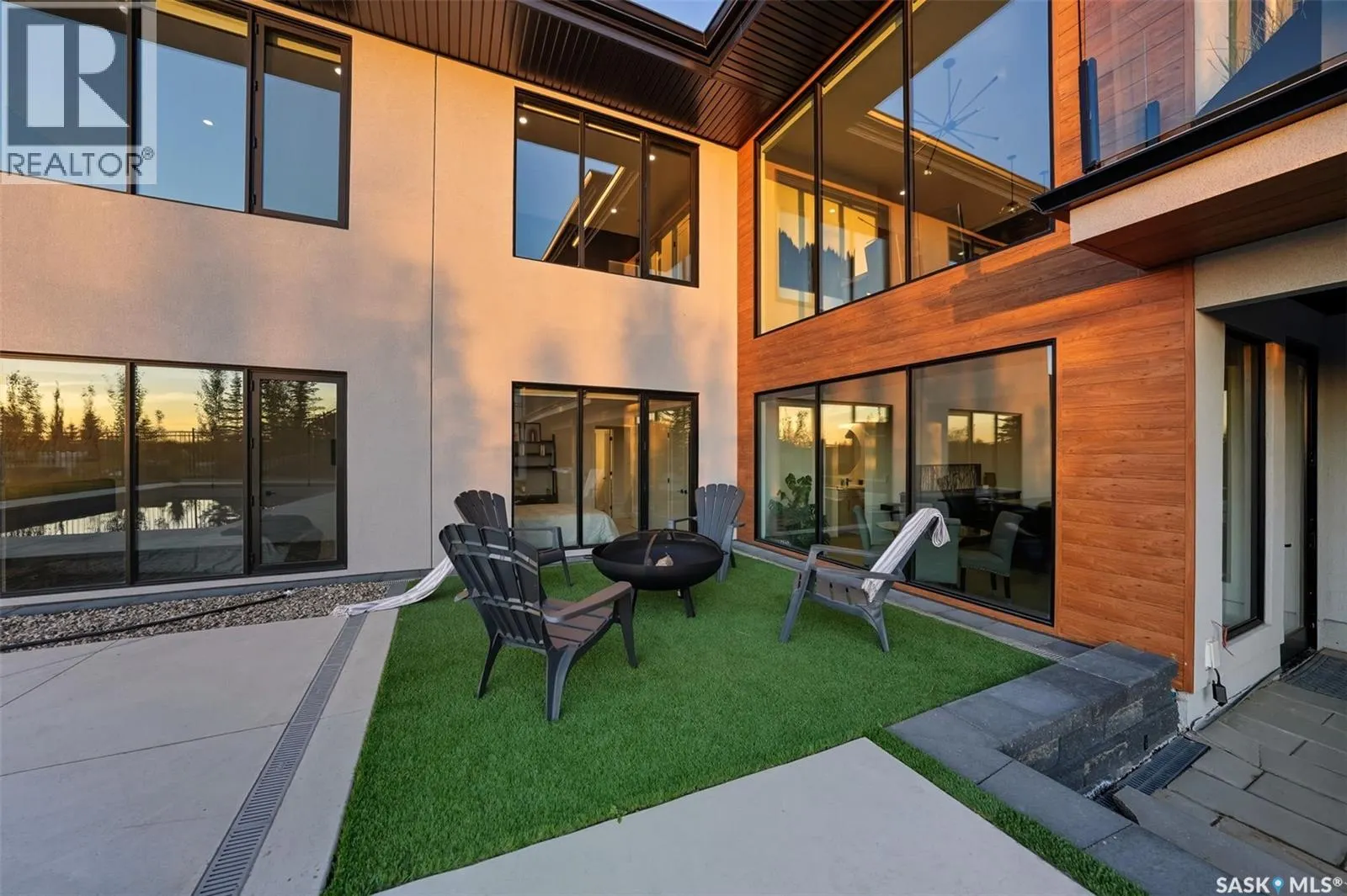 148 Greenbryre CLOSE