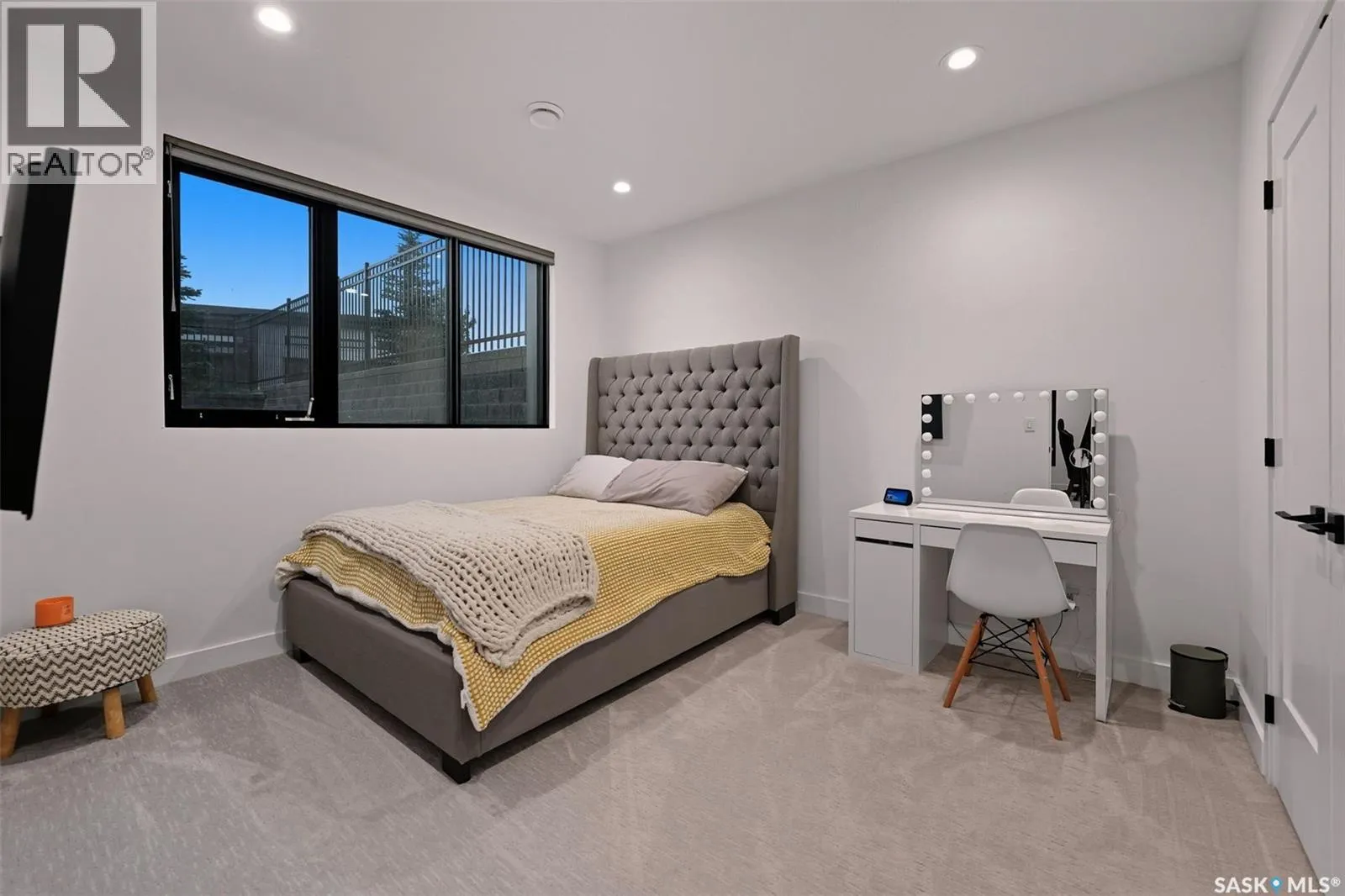148 Greenbryre CLOSE