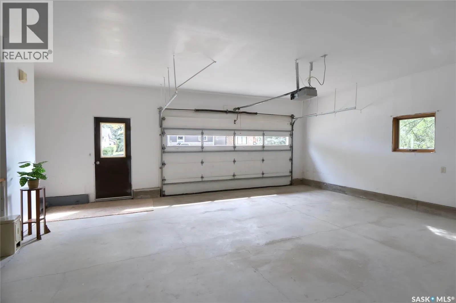 1008 Parklane DRIVE