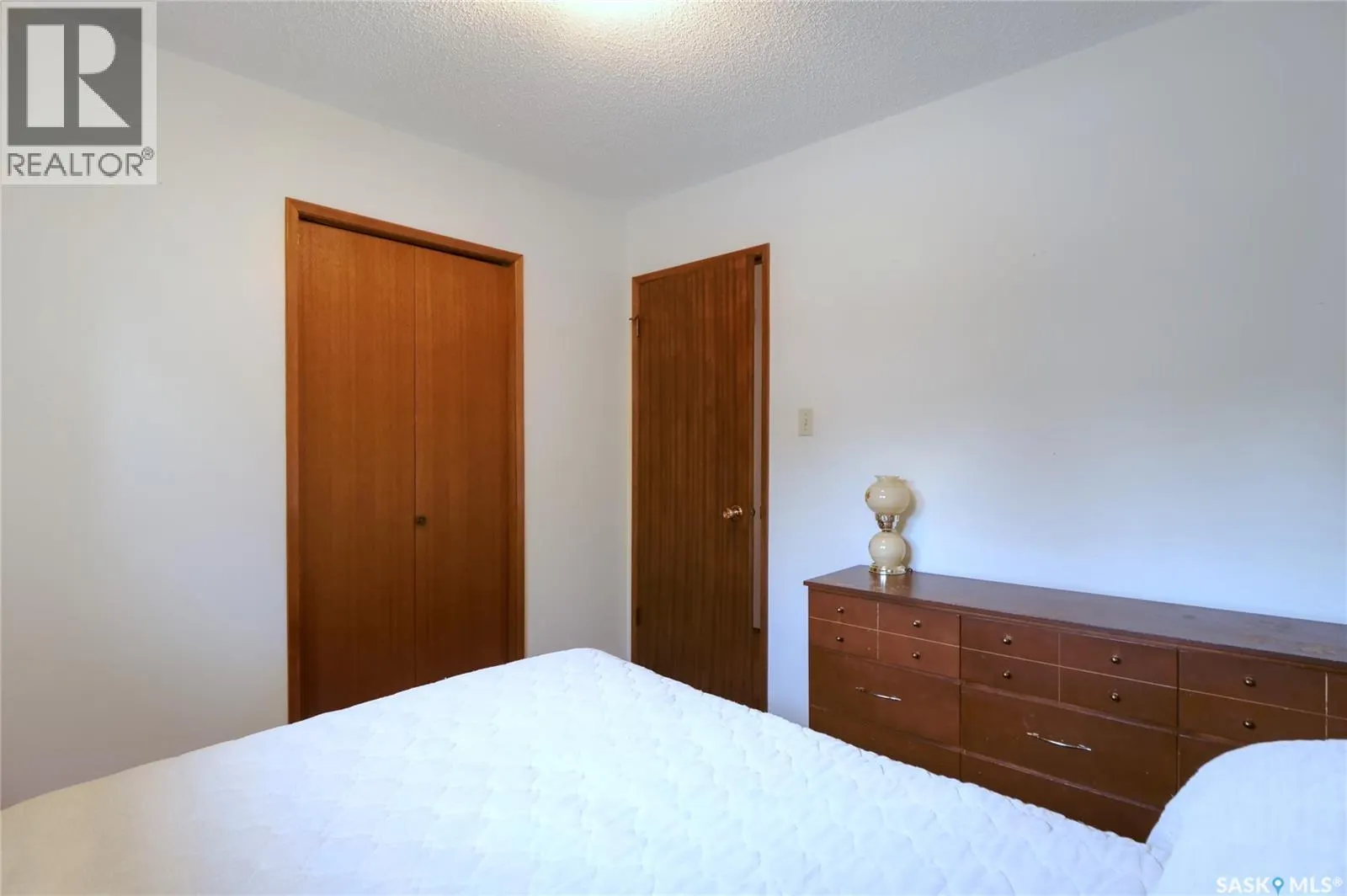 1008 Parklane DRIVE