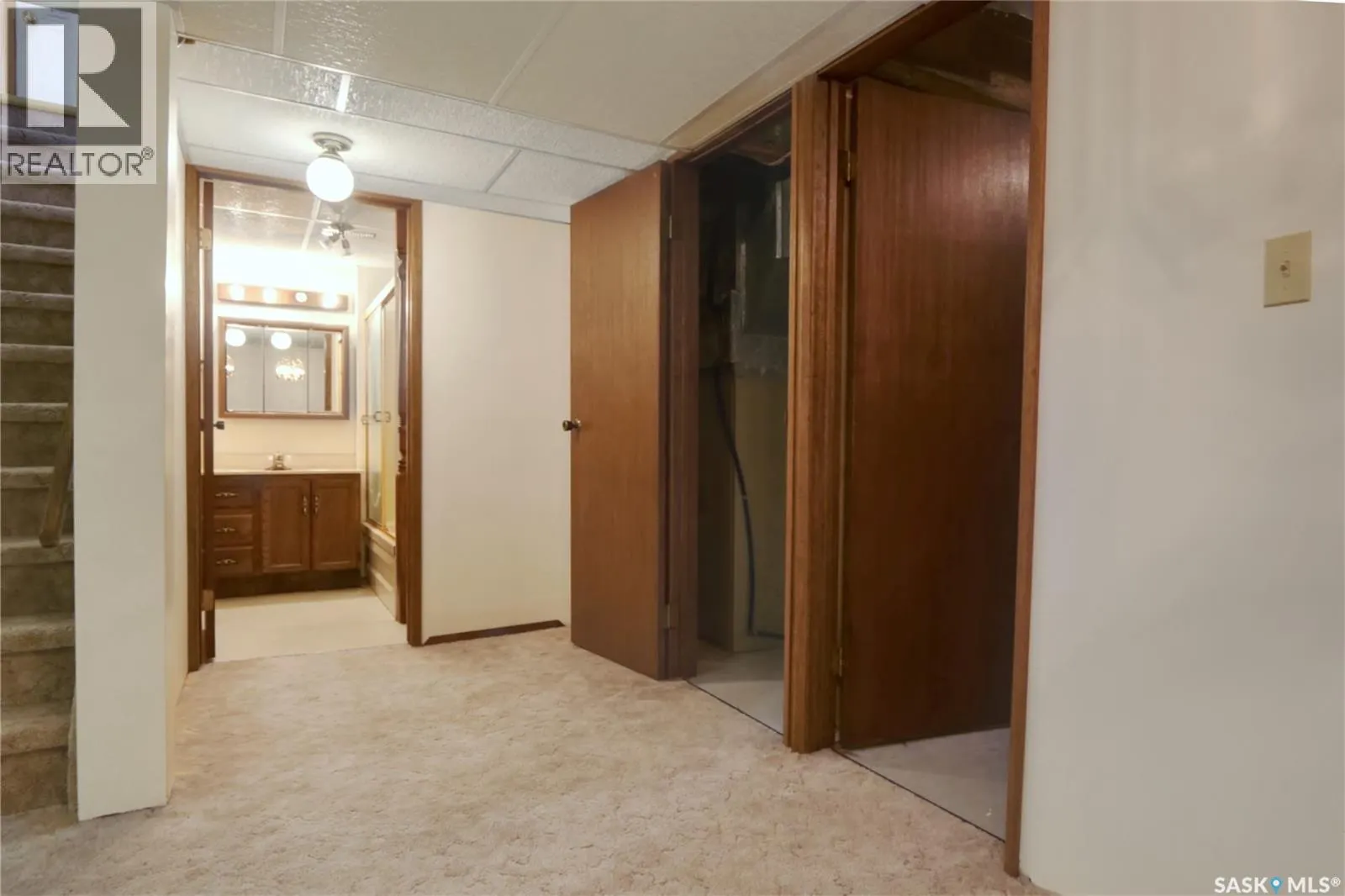 1008 Parklane DRIVE