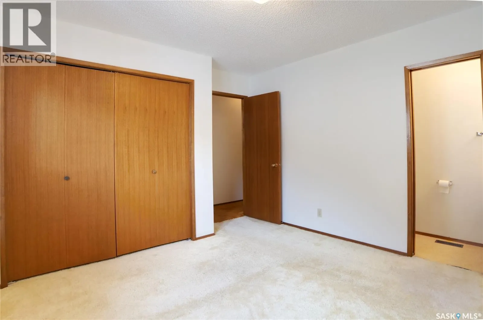 1008 Parklane DRIVE