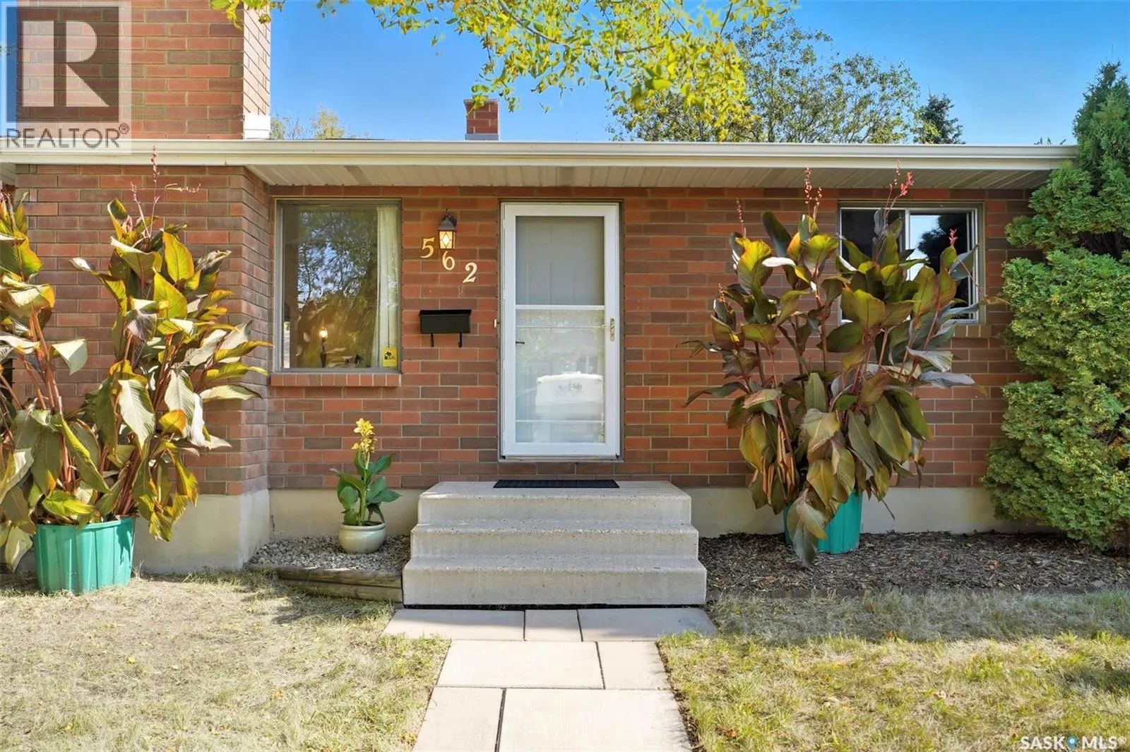 562 Highlands TERRACE