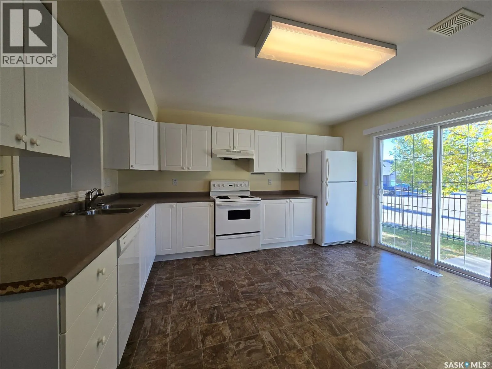 155 663 Beckett CRESCENT