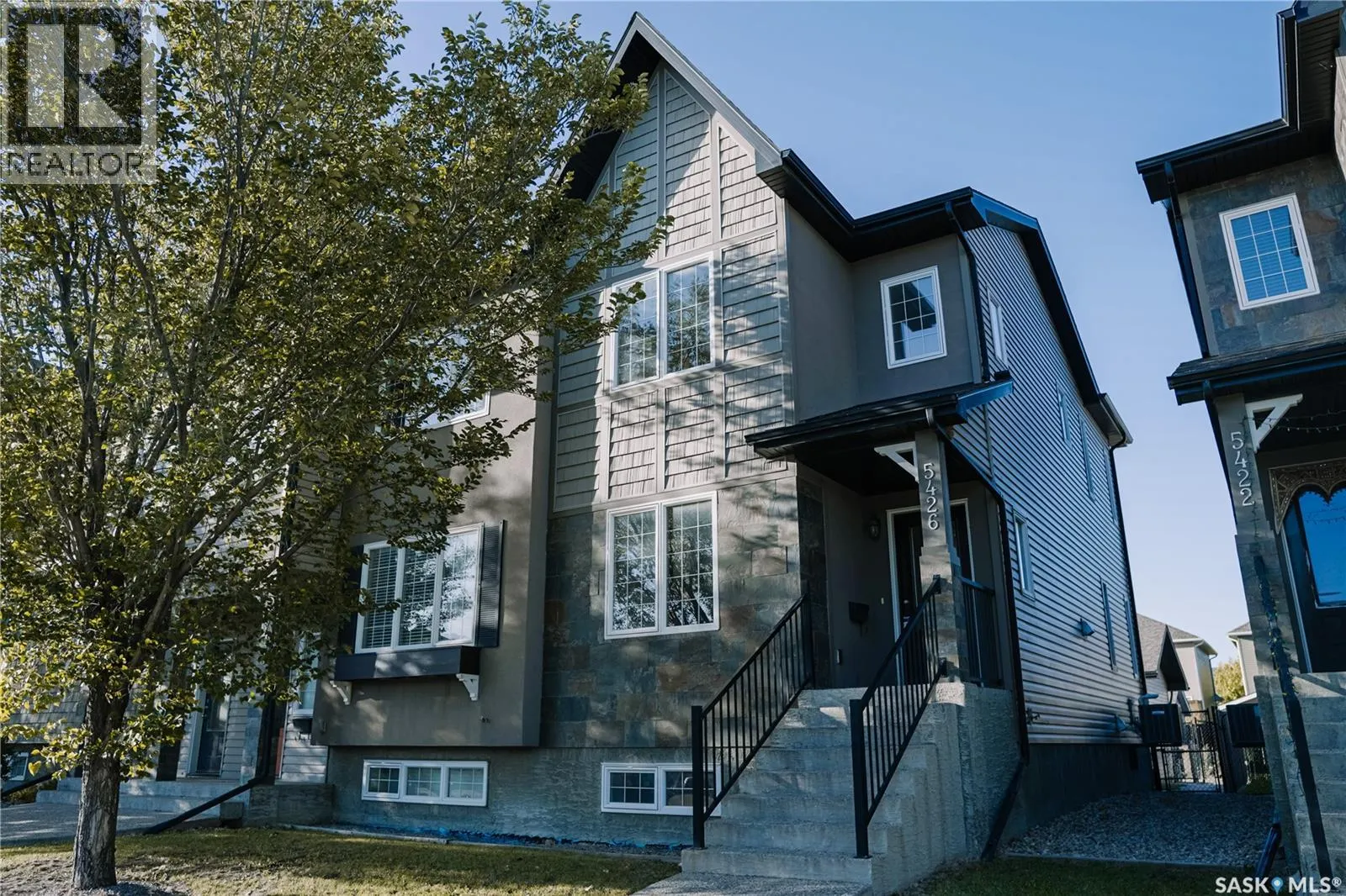 5426 Mitchinson WAY