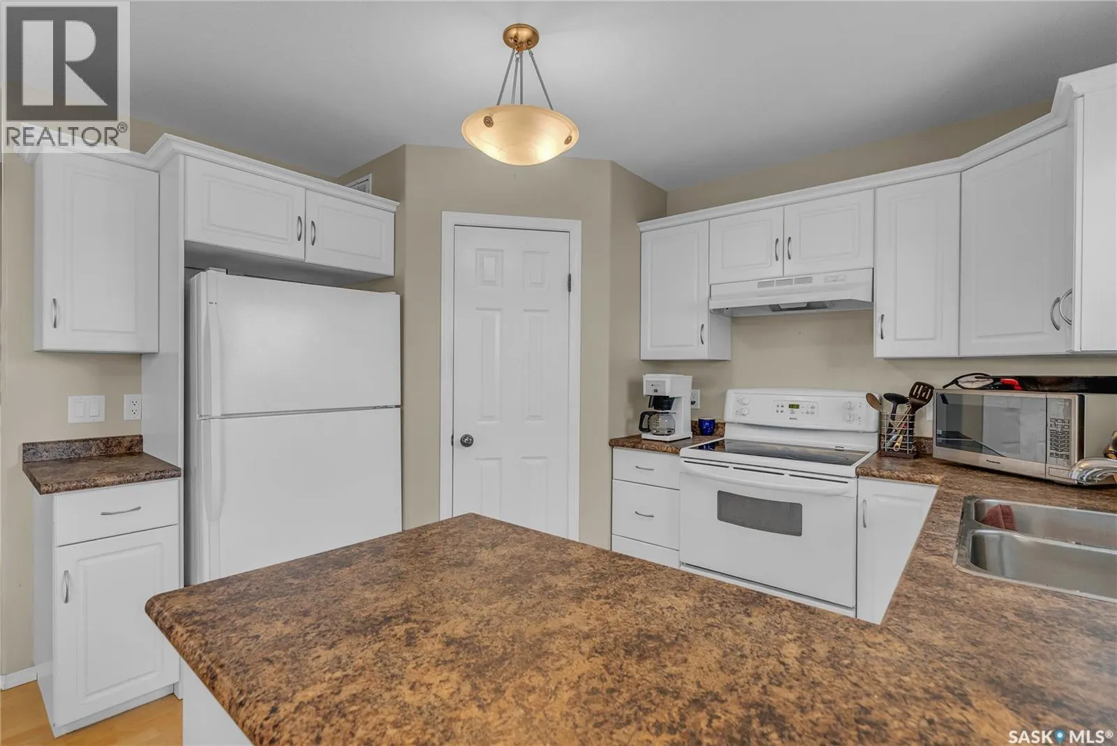 403 Rutherford CRESCENT