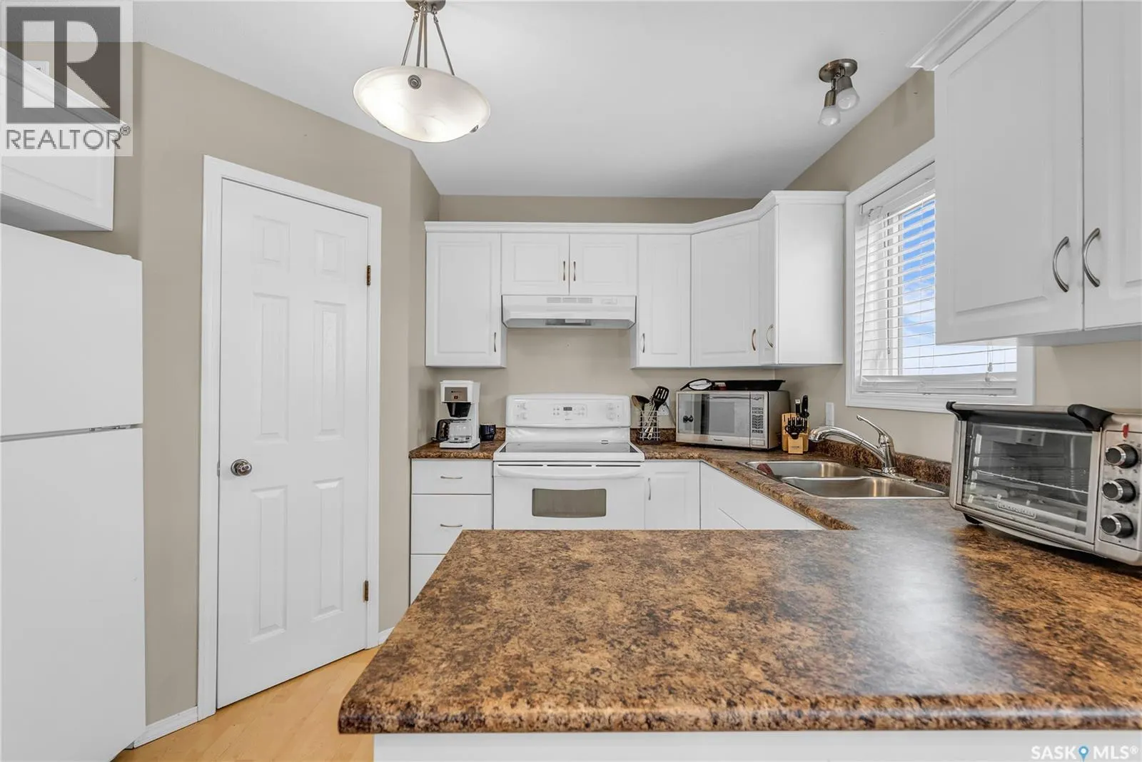 403 Rutherford CRESCENT