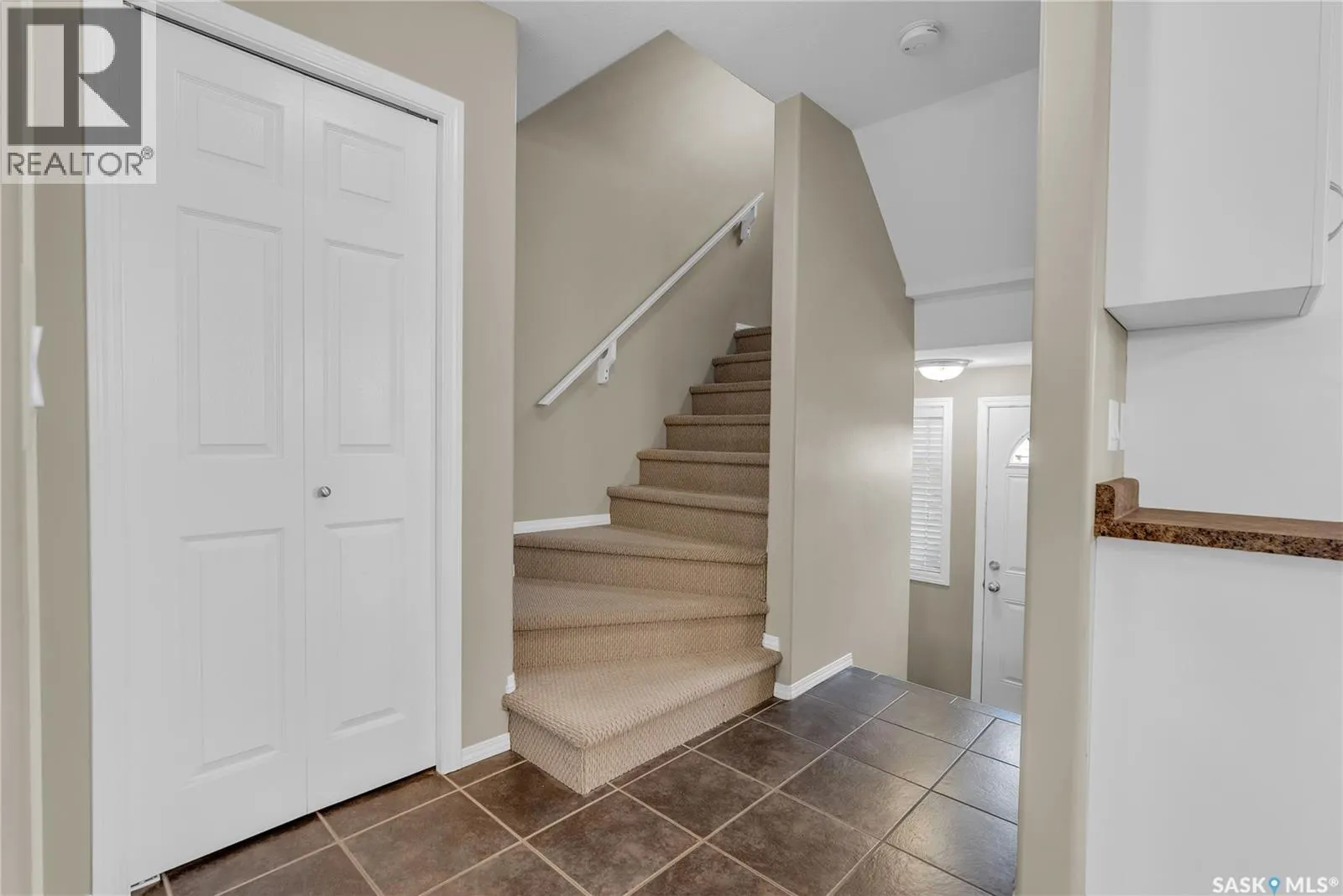 403 Rutherford CRESCENT