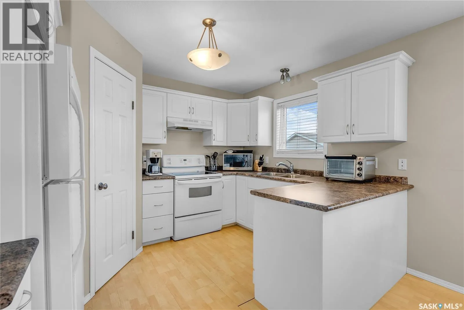 403 Rutherford CRESCENT