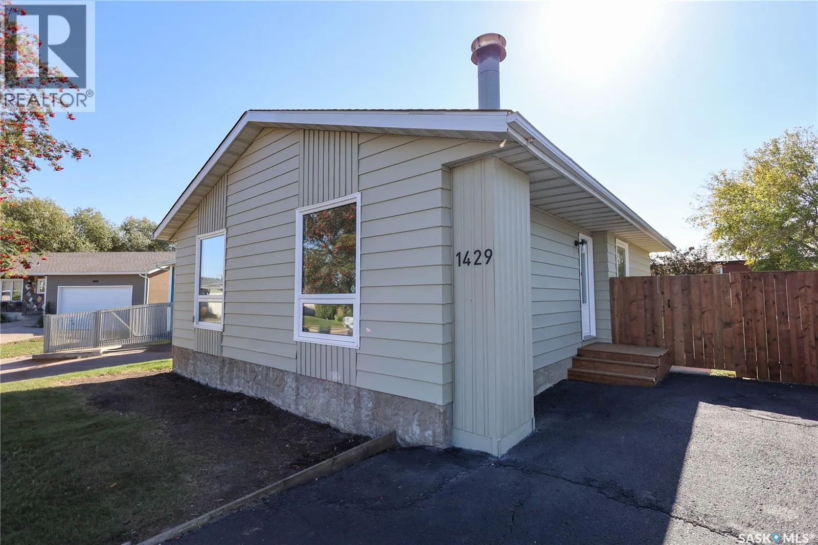 1429 Lacroix CRESCENT