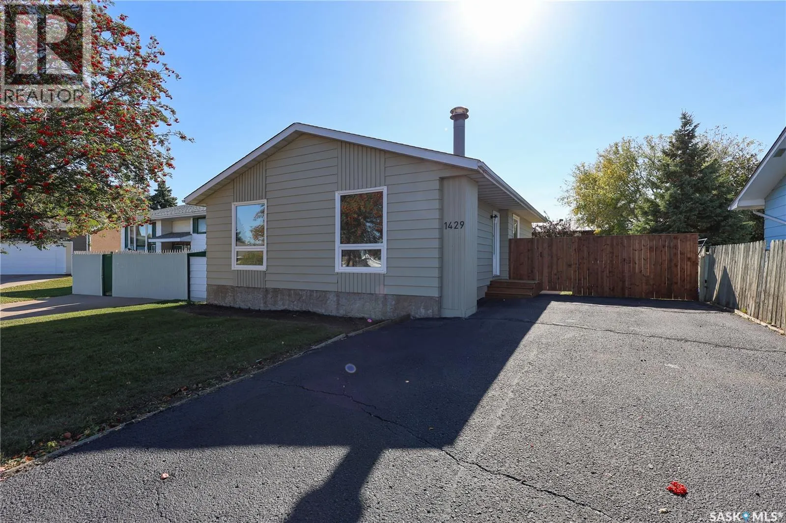 1429 Lacroix CRESCENT