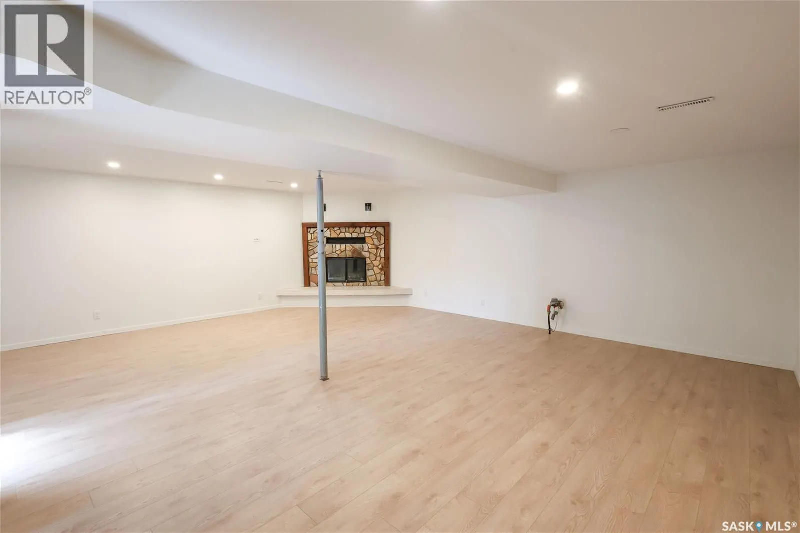 1429 Lacroix CRESCENT