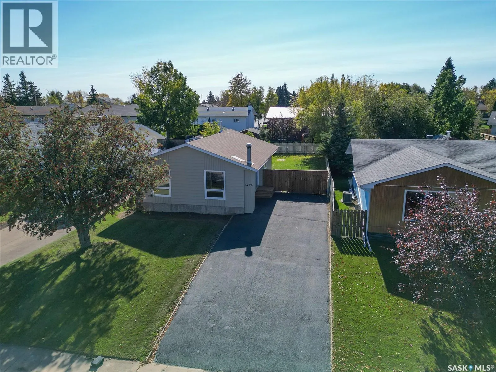 1429 Lacroix CRESCENT