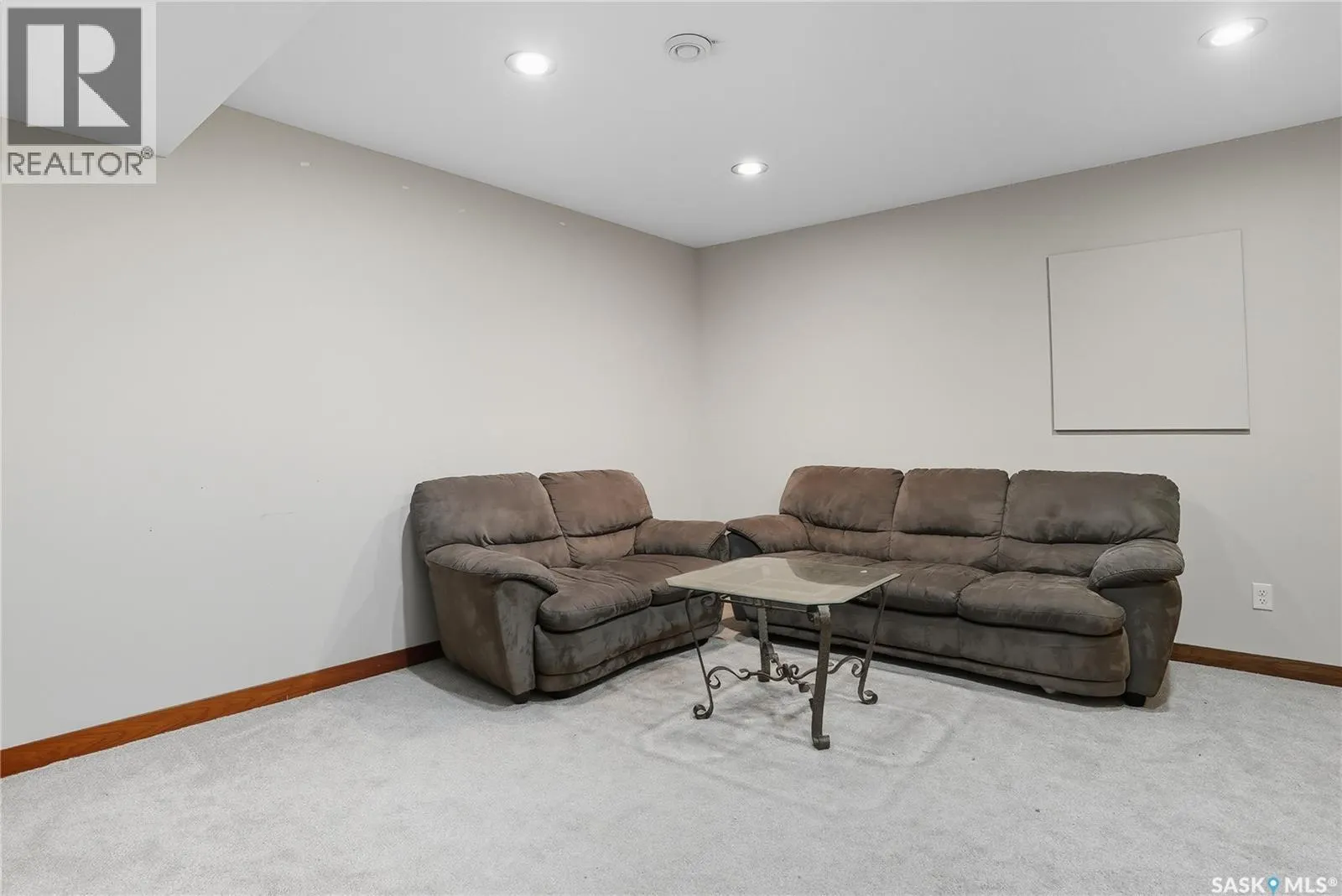 301 1555 Paton CRESCENT
