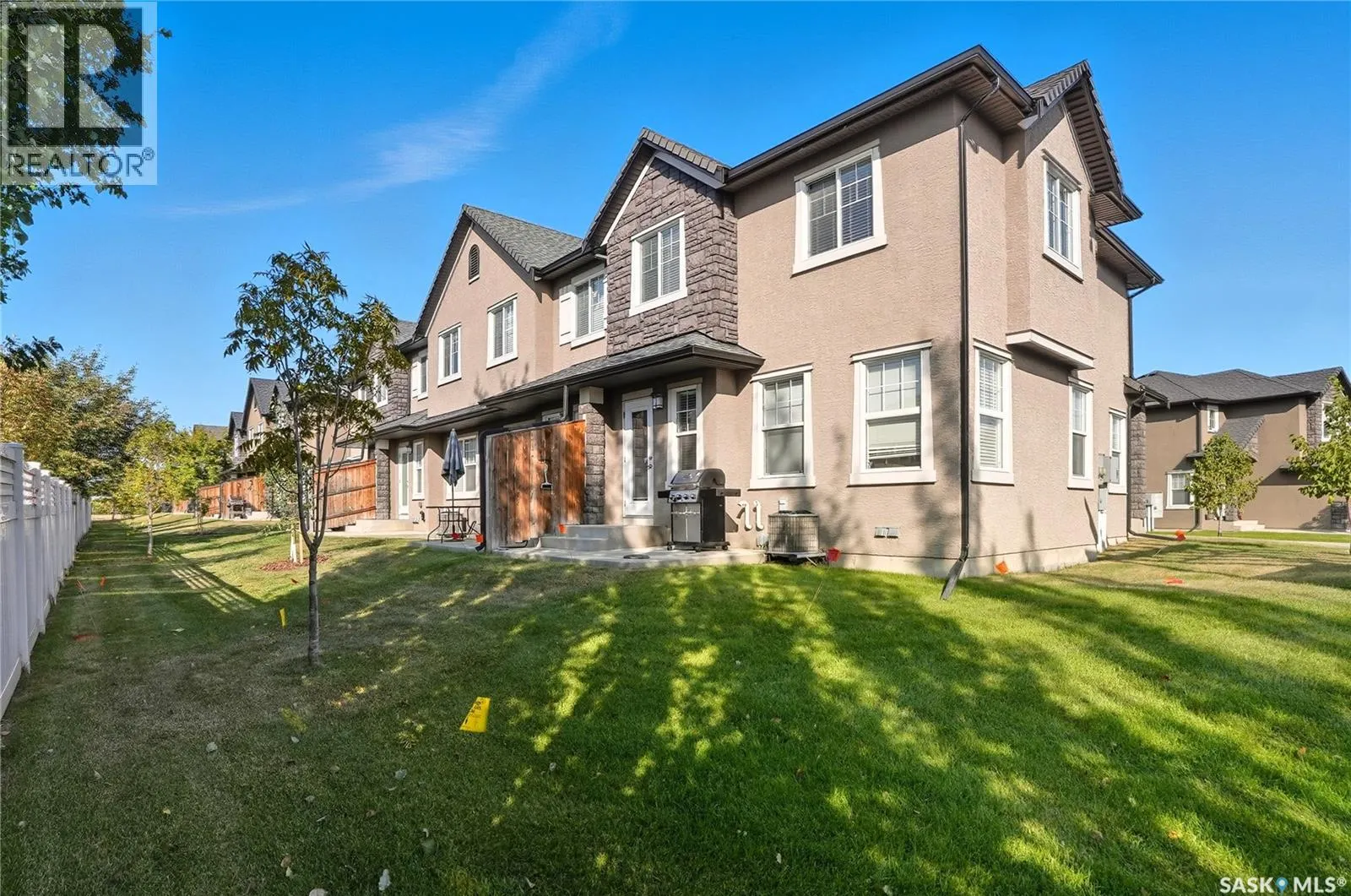 301 1555 Paton CRESCENT