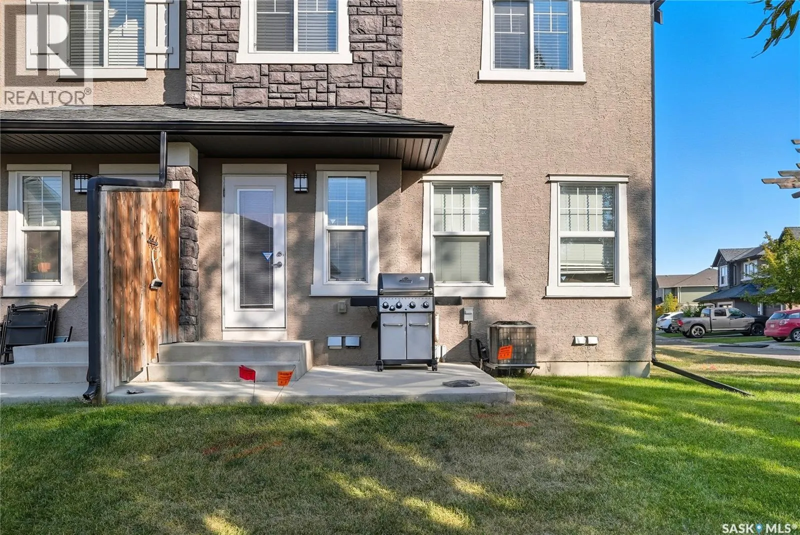 301 1555 Paton CRESCENT