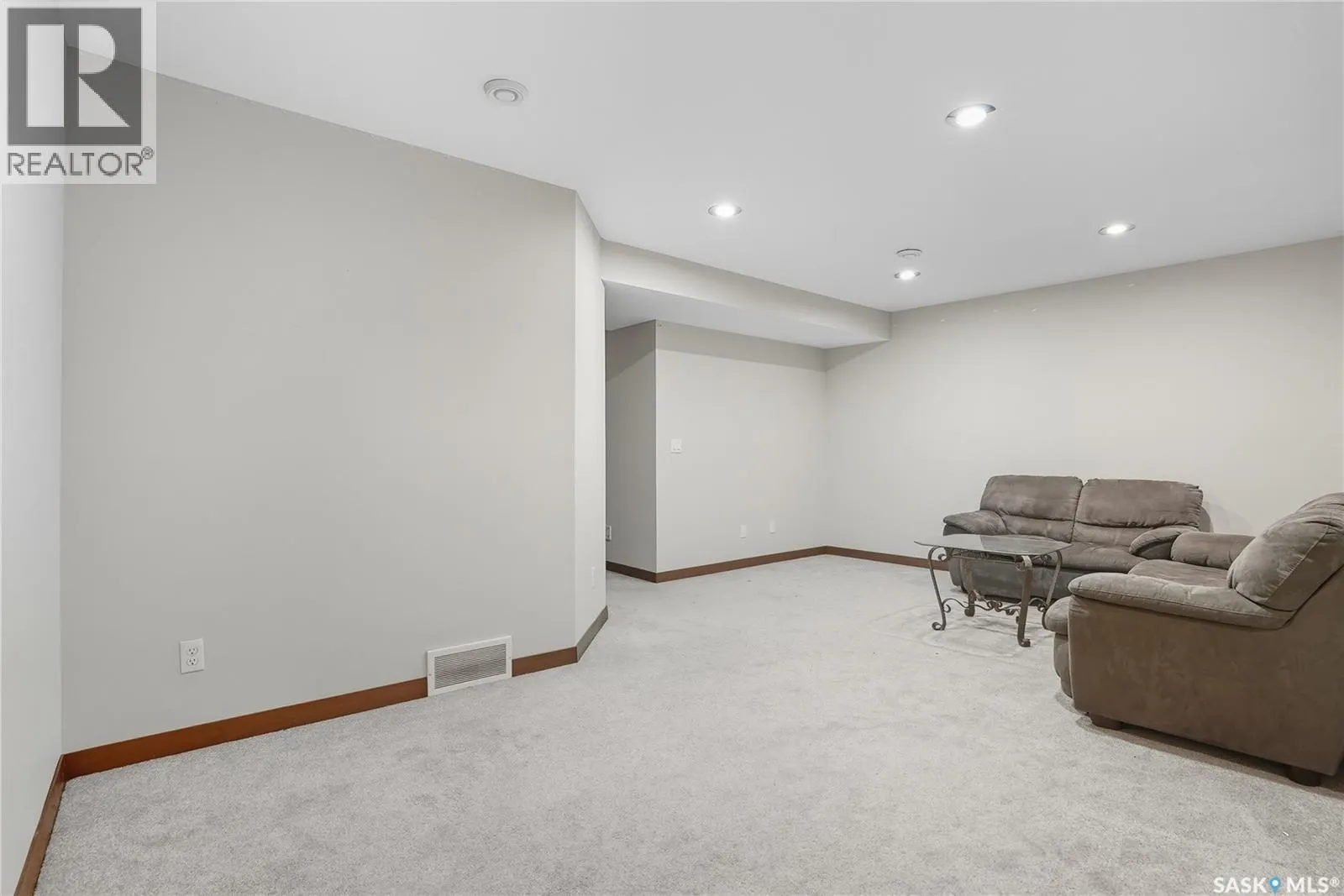 301 1555 Paton CRESCENT