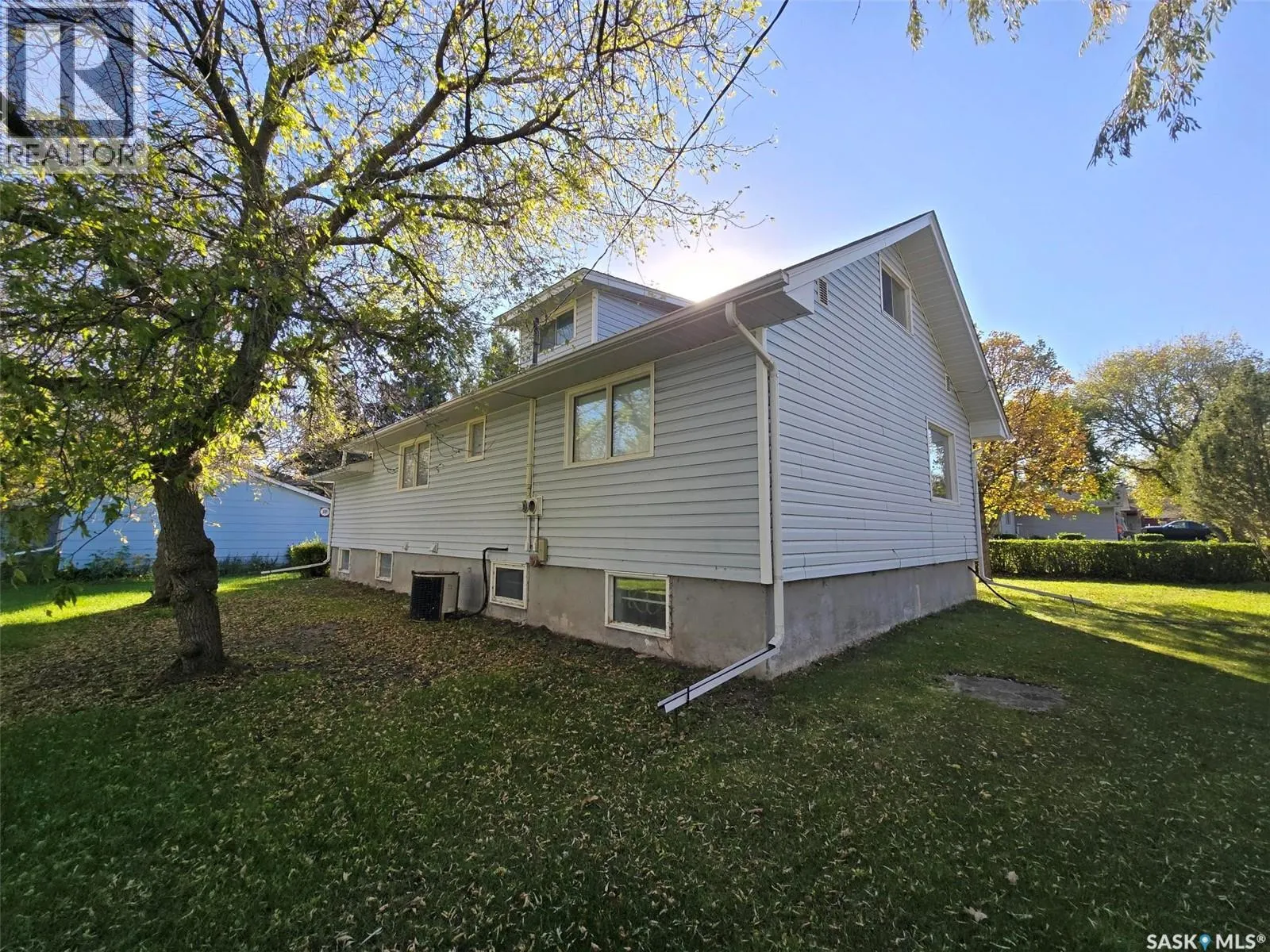 501 Stella STREET