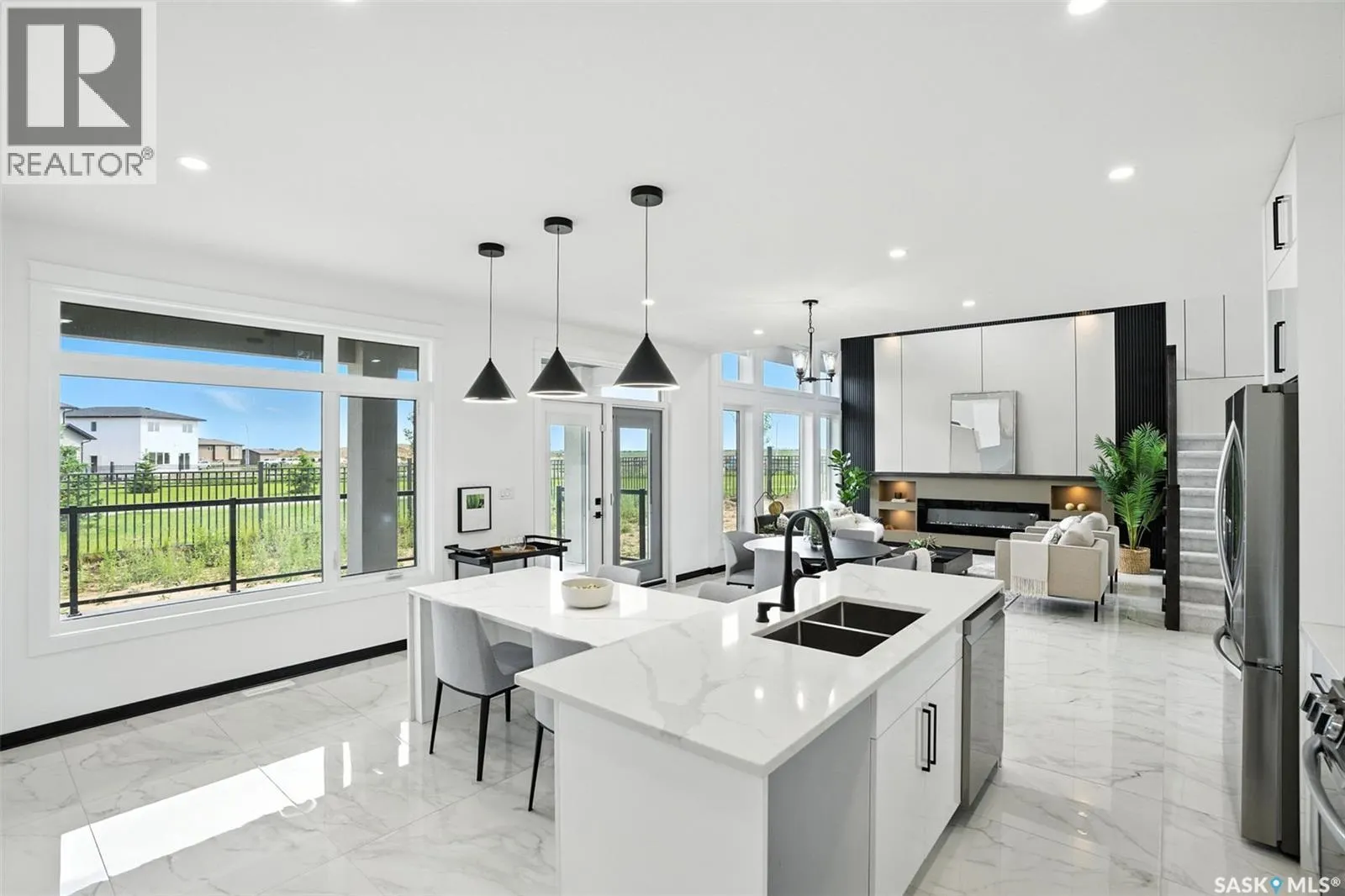 319 Woolf BAY