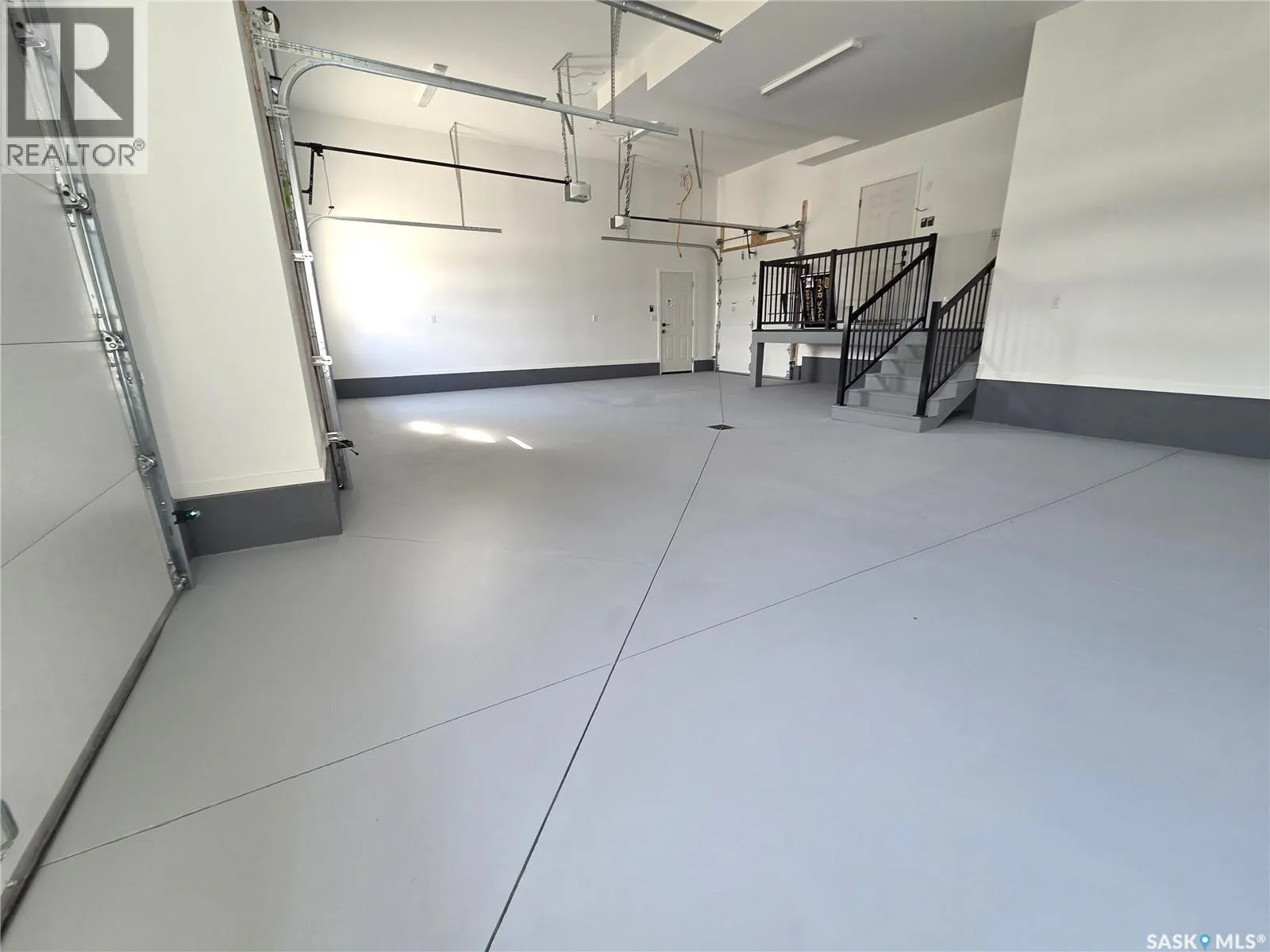 319 Woolf BAY