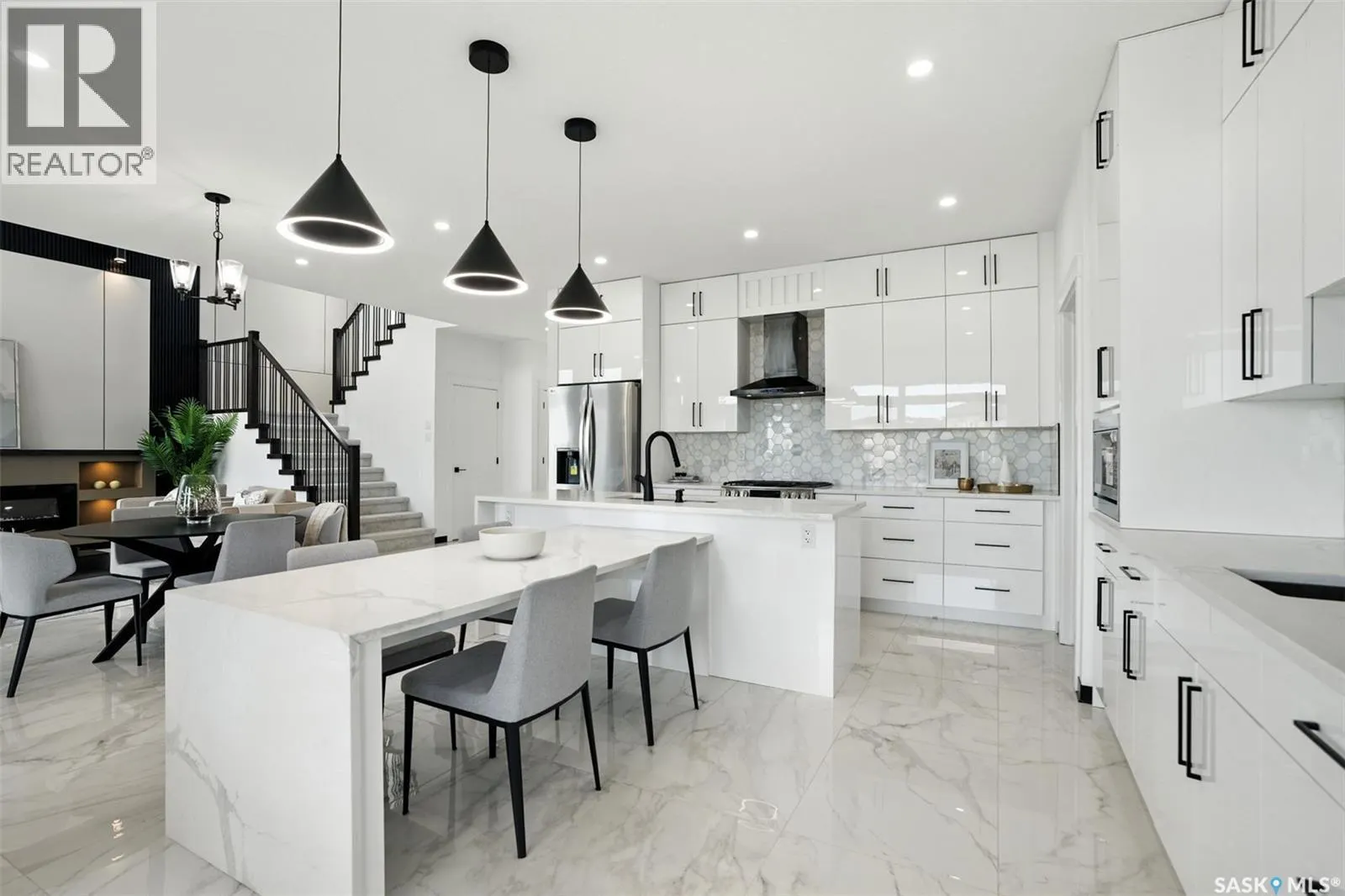 319 Woolf BAY