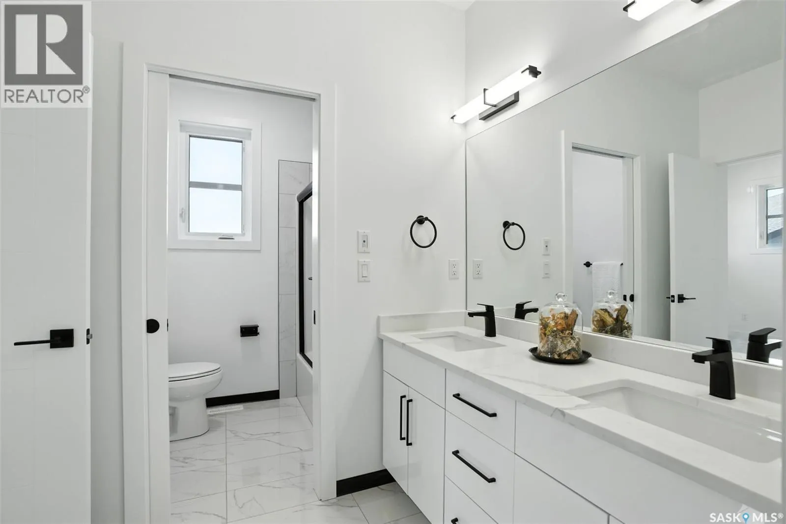 319 Woolf BAY