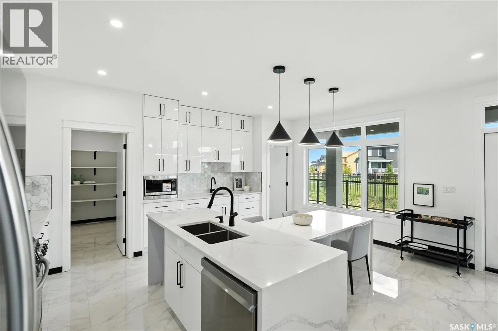 319 Woolf BAY