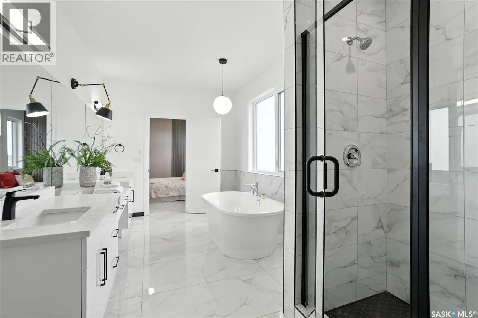 319 Woolf BAY