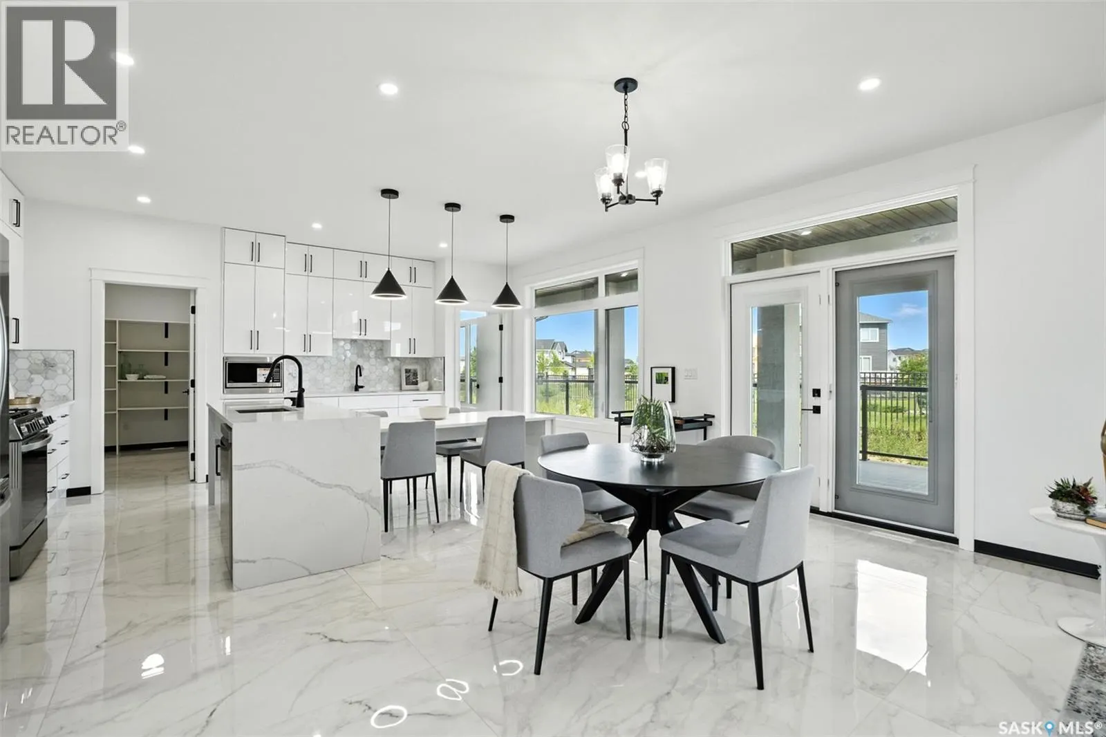 319 Woolf BAY