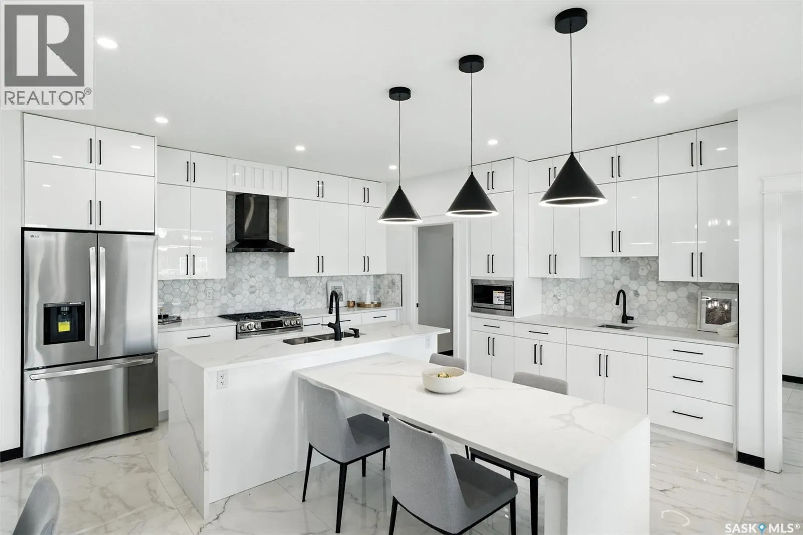 319 Woolf BAY