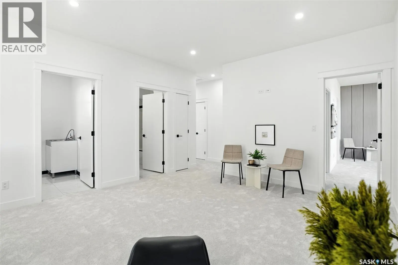319 Woolf BAY