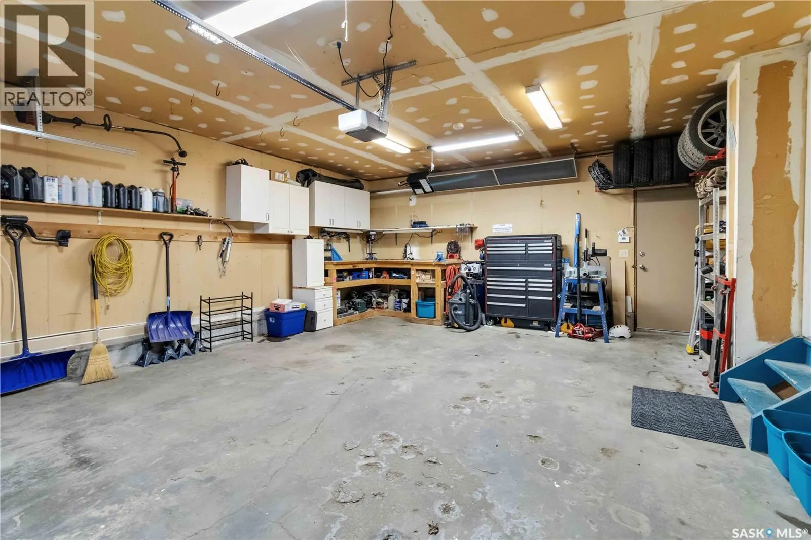 542 Adilman DRIVE
