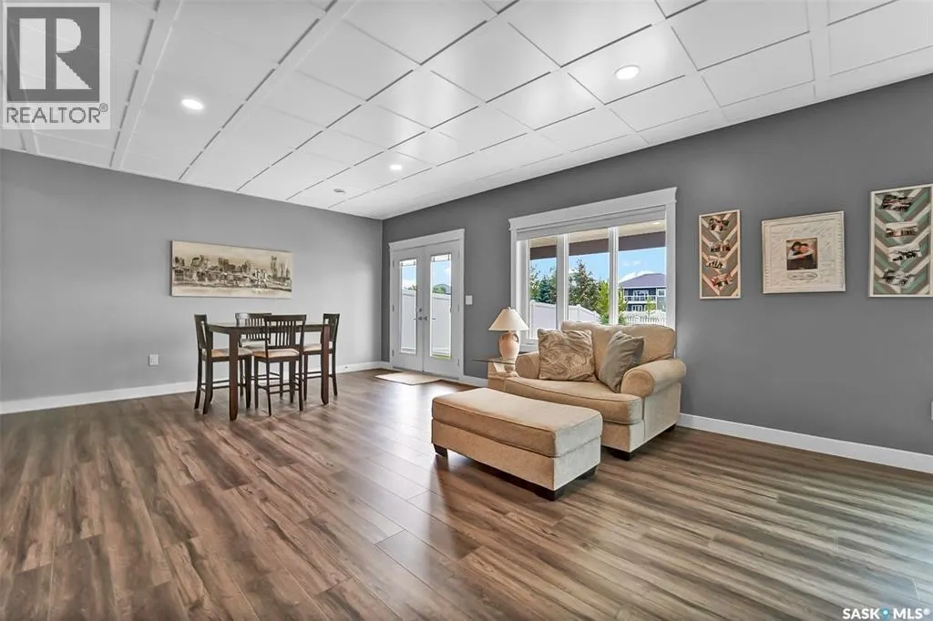 737 Gowan ROAD