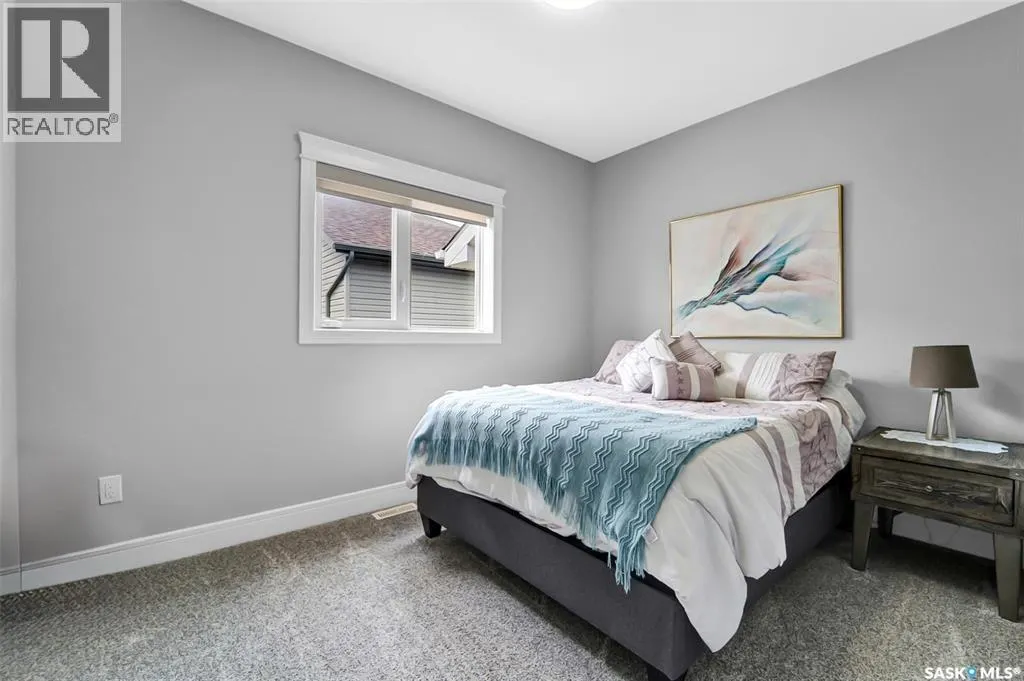 737 Gowan ROAD