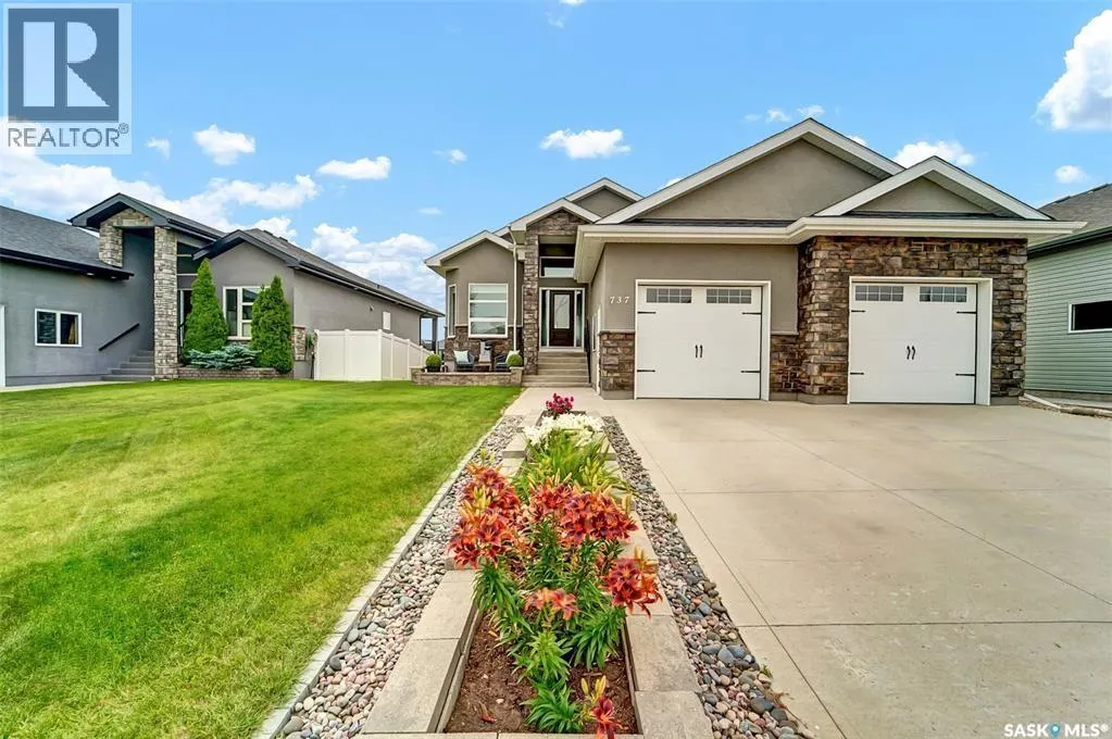 737 Gowan ROAD