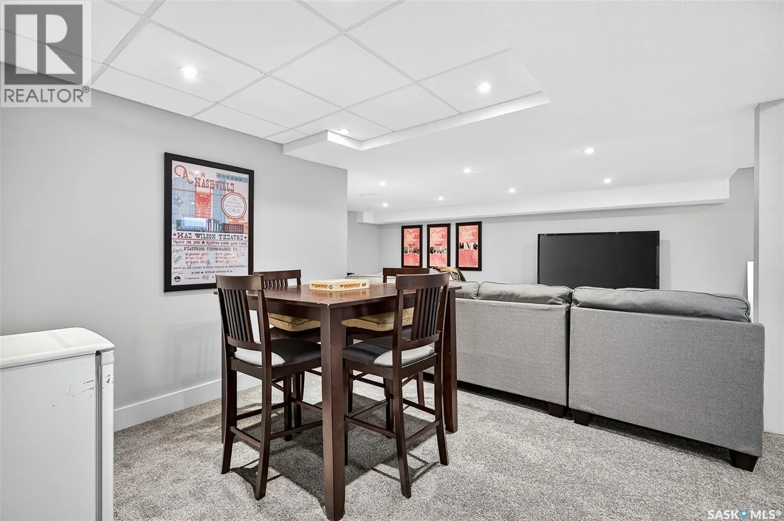 1318 Regal CRESCENT