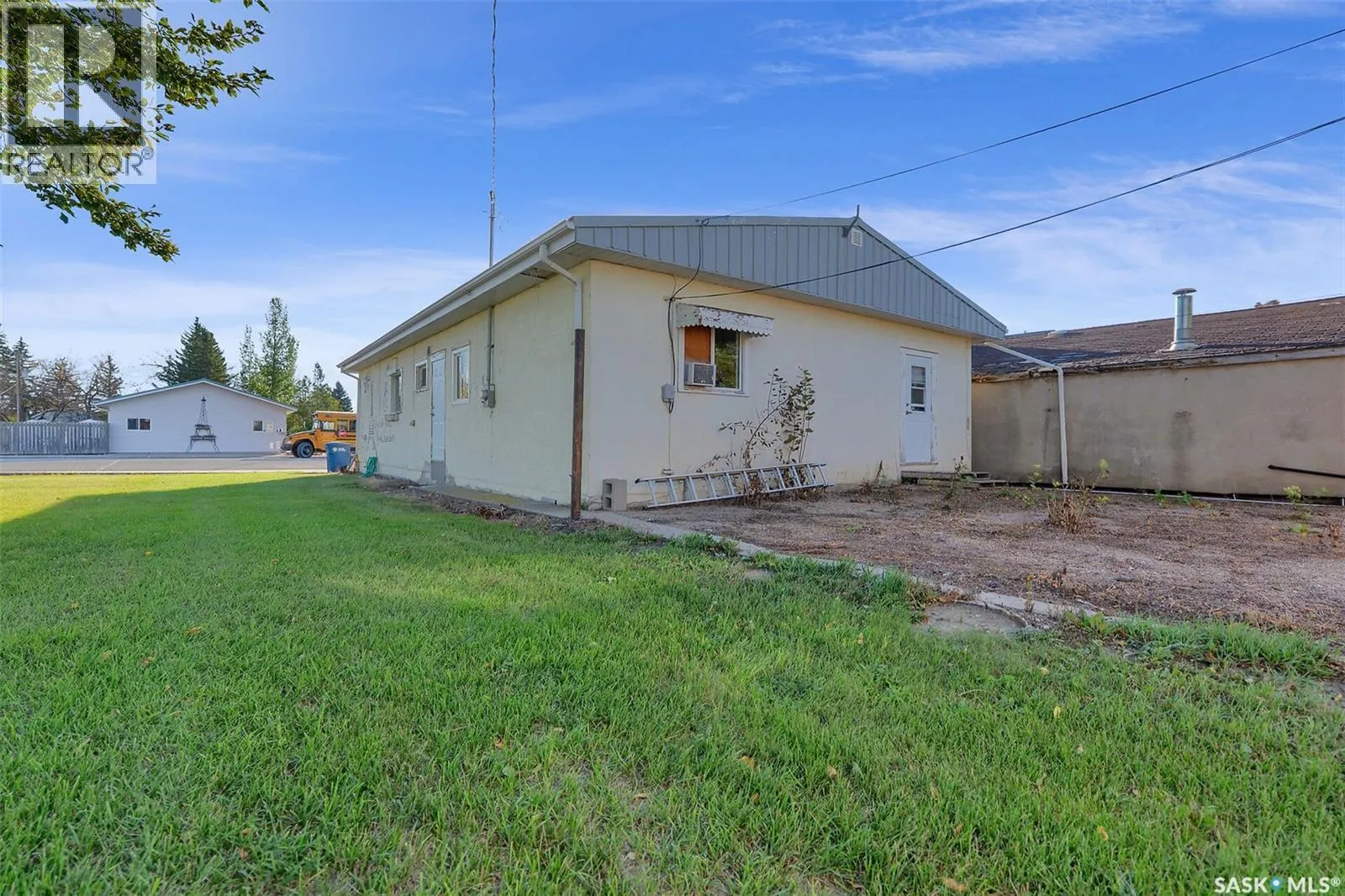 122 Central AVENUE