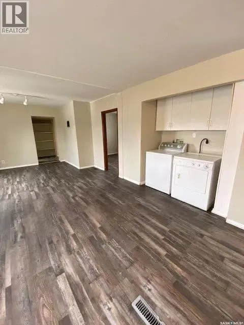325 & 329 4th AVENUE SW