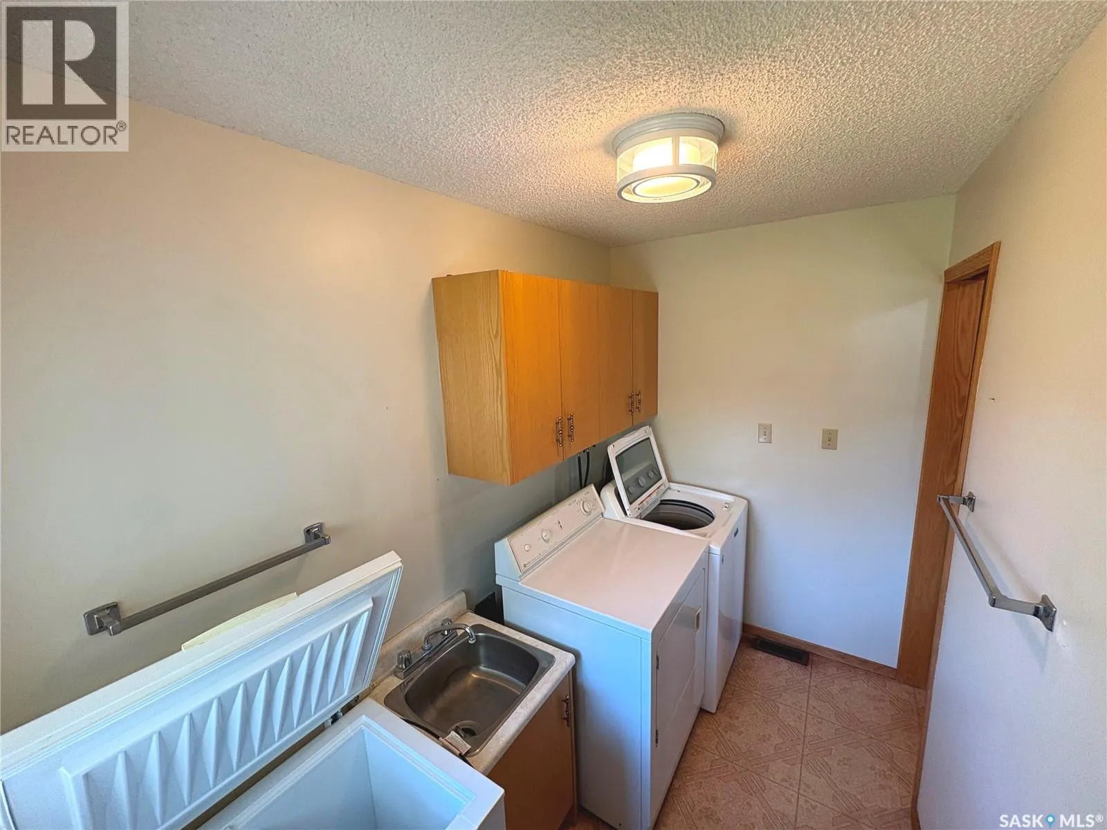 244 Central AVENUE S