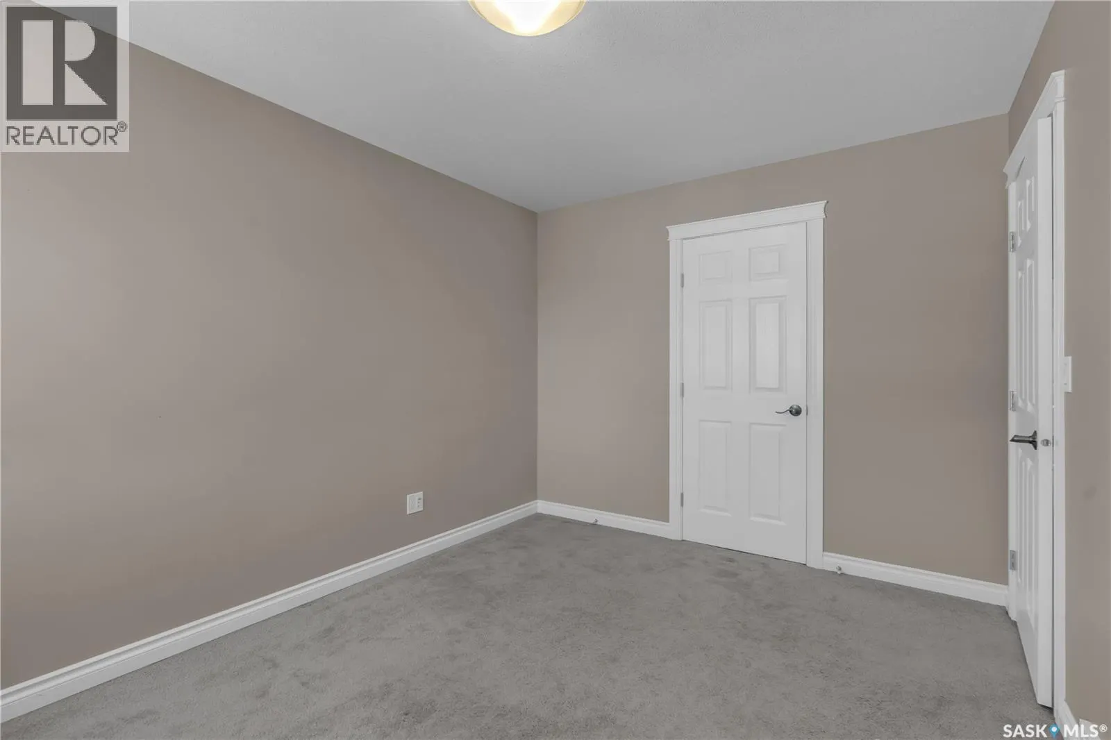 103 212 Willis CRESCENT